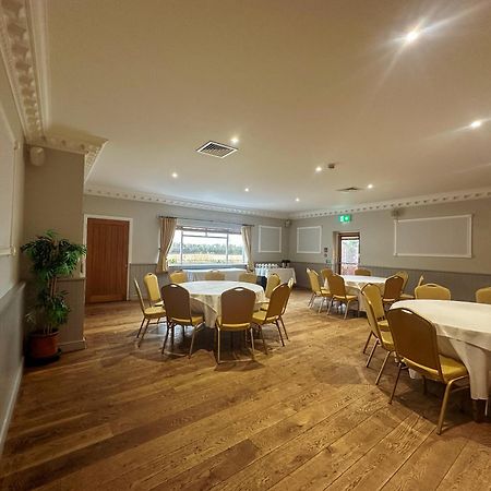 Отель The Corbet Arms Uffington  Экстерьер фото