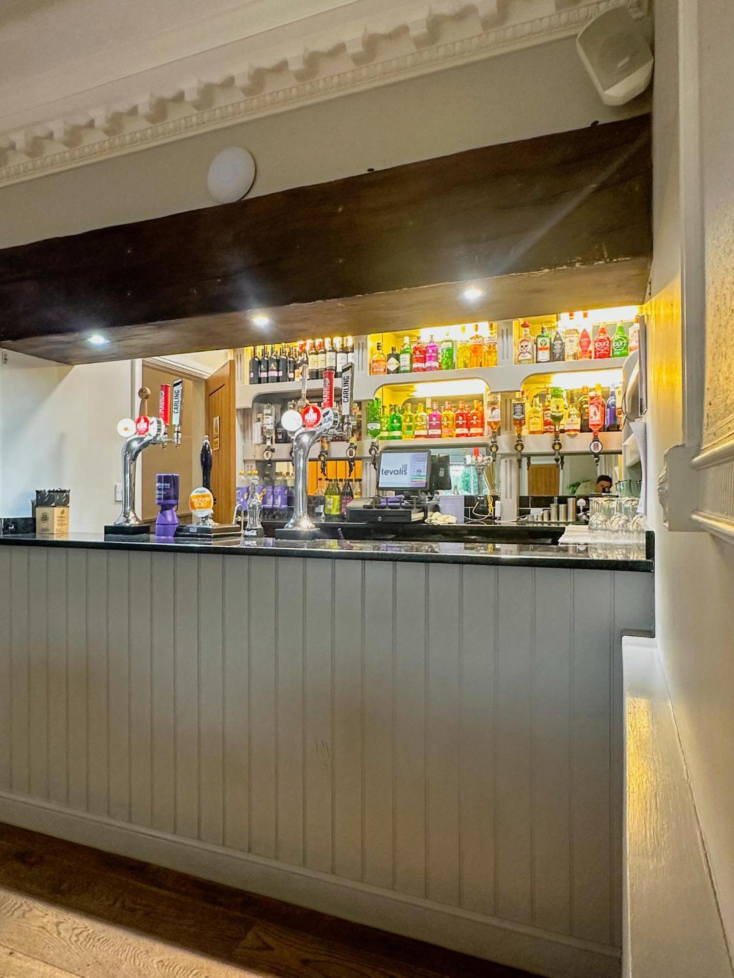 Отель The Corbet Arms Uffington  Экстерьер фото