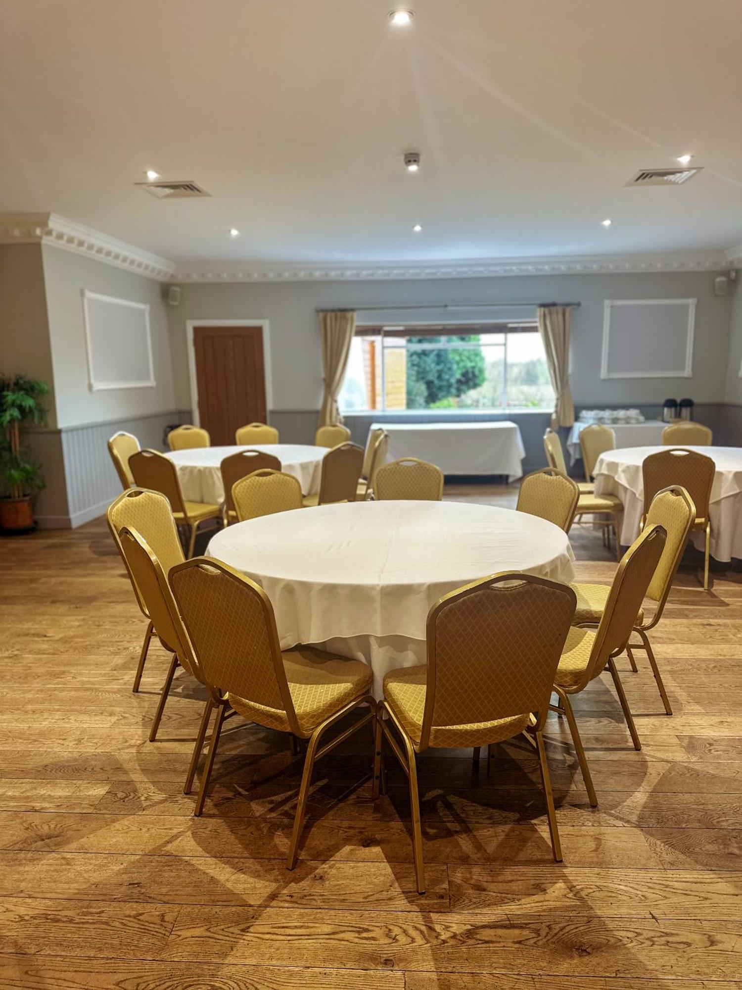 Отель The Corbet Arms Uffington  Экстерьер фото