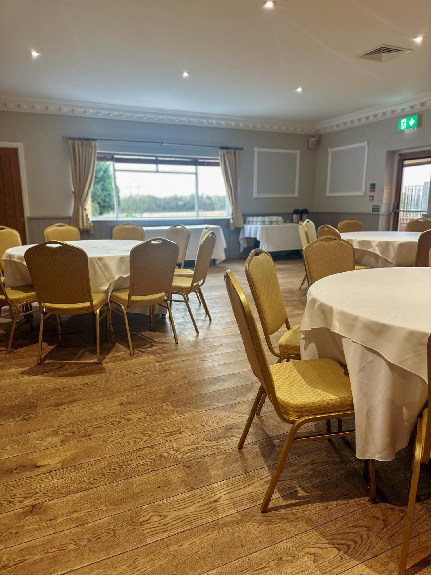 Отель The Corbet Arms Uffington  Экстерьер фото